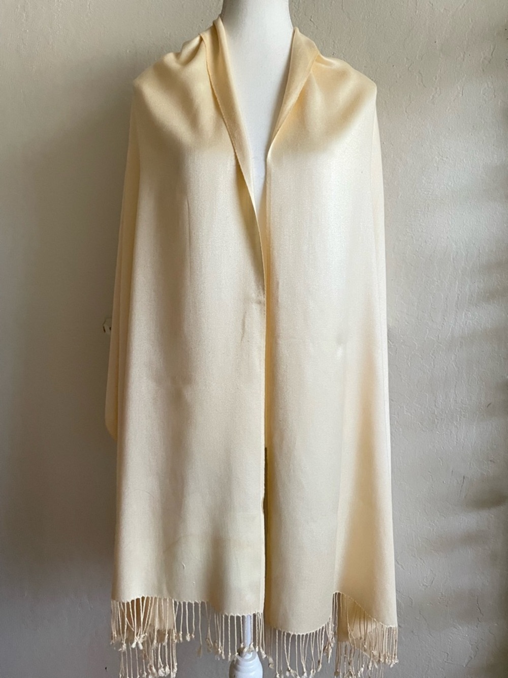 Ivory wrap - Picture 6 of 8